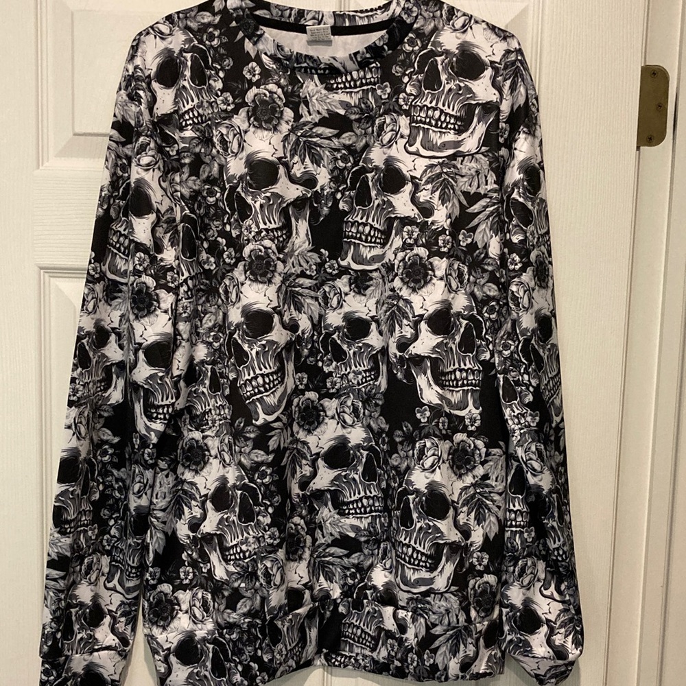 Edgy Skull Print Women's Top
